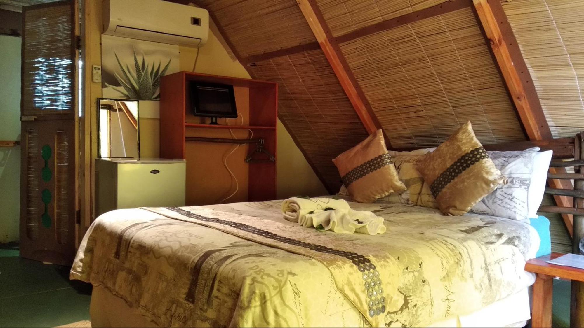 Elephant Trail Guesthouse And Backpackers Kasane Zewnętrze zdjęcie